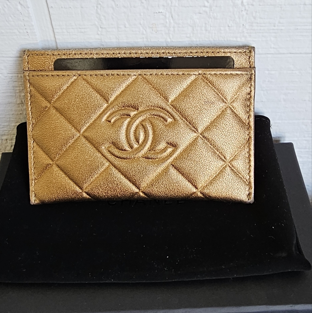 Chanel gold card holder